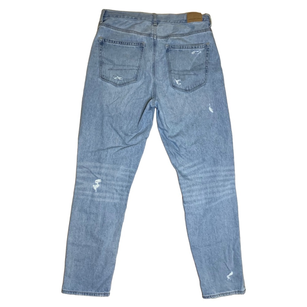 American Eagle Blue Light Wash Distressed Mom
Jeans Size 6 Regular - Picture 2 of 3